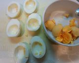 Foto langkah ke 1 dari resep Egg sandwich lembut untuk sarapan pagi.