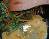 Foto langkah ke 4 dari resep Buncis wortel cah telur dan daging.