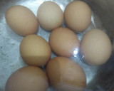 Foto langkah ke 1 dari resep Pindang Telur Cokelat.