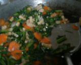 Foto langkah ke 3 dari resep Kangkung Tumis Wortel & Tempe.