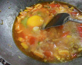 Foto langkah ke 4 dari resep Mie Kari Manis Pedas Kuah kering.