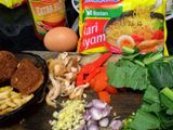 Mie Kari Manis Pedas Kuah kering