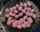 Foto langkah ke 2 dari resep Printil Daging Bumbu Rujak.