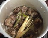 Foto langkah ke 5 dari resep Sop Iga Bakar Penyet.