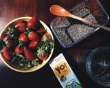 Foto langkah ke 1 dari resep Chia Yogurt Stroberi.