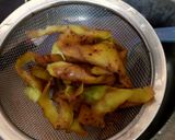 Foto langkah ke 1 dari resep Keripik Kulit Kentang.