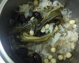 Hình bước làm 6 của món Chè hạt sen táo tàu nấm tuyết