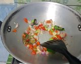 Foto langkah ke 4 dari resep Tumis Cumi Asin.