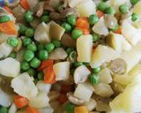 Foto del paso 10 de la receta: Ensaladilla con piña, espárragos y mahonesa de hierbabuena