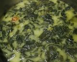 Foto langkah ke 3 dari resep Sayur daun singkong bumbu kuning.