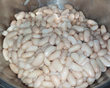 Foto del paso 2 de la receta: Puchero de alubias blancas