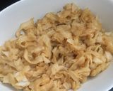 Foto langkah ke 3 dari resep Kwetiau Siram Sosis Telur.