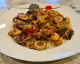 Foto del paso 5 de la receta: Salteado de verduras, chipirones y gambas