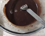 A picture of step 1 of Marie Biscuit Choco pies.