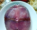 Hình bước làm 1 của món Cá ngừ đại dương sốt cà chua 🐟