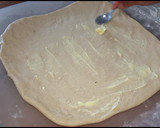 Foto langkah ke 4 dari resep Banana Cinnamon Rolls.