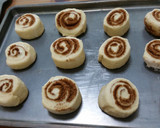 Foto langkah ke 9 dari resep Cinnamon Rolls.