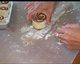Foto langkah ke 6 dari resep Banana Cinnamon Rolls.