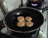 Foto langkah ke 4 dari resep Spices Chicken Sausage Patties.