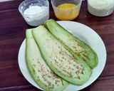 Foto langkah ke 2 dari resep Eggplant Rolls filled with Chicken.