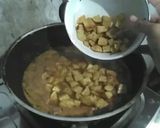 Foto langkah ke 3 dari resep Sambal Goreng Kentang-Hati Ayam.