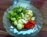 Foto langkah ke 1 dari resep Salad Buah Mudah.