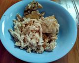 Foto langkah ke 1 dari resep Ayam Suwir Bumbu Tomat.