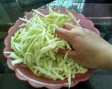 Foto langkah ke 2 dari resep Tumis Labu Siam.
