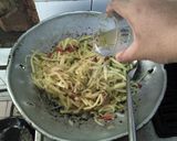 Foto langkah ke 5 dari resep Tumis Labu Siam.
