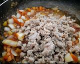 Hình bước làm 2 của món Mì xào rong nho