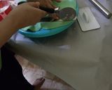 Foto langkah ke 11 dari resep Mewarnai & Melapisi Kue dengan Fondant.