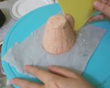 Foto langkah ke 4 dari resep Mewarnai & Melapisi Kue dengan Fondant.