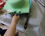 Foto langkah ke 12 dari resep Mewarnai & Melapisi Kue dengan Fondant.