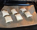 Foto langkah ke 4 dari resep Homemade Sausage Roll.