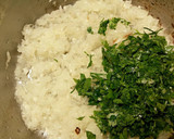 Foto del paso 2 de la receta: Pescadilla frita en salsa de ajos y perejil