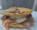Foto del paso 12 de la receta: Arepa rellena de carne🫓, queso🥩 y ensalada🥯🧀