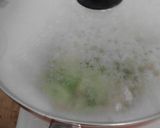 Foto langkah ke 4 dari resep Sauteed Green Caisim and Fish Cake with Soy Sauce (Tumis caisim fish cake kecap asin).