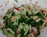 Foto langkah ke 5 dari resep Sauteed Green Caisim and Fish Cake with Soy Sauce (Tumis caisim fish cake kecap asin).