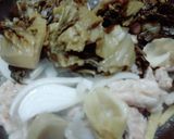 Hình bước làm 3 của món Dưa chua xào thịt ba rọi