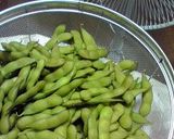 A picture of step 11 of The Key is to Cool Immediately After Boiling! How to Boil Edamame.