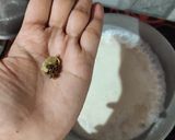 A picture of step 1 of Sujir payesh.