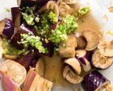 A picture of step 4 of Steamed eggplant with soy sauce and ginger.