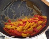 Foto del passaggio 3 della ricetta Trenette con crema di tonno e peperoni