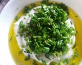 Φωτογραφία βήματος 1 της συνταγής Dressing γιαουρτιού με σχοινόπρασο