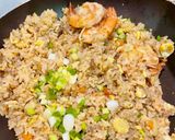 รูปขั้นตอนการทำที่ 3 ของ ข้าวผัดกุ้งใส่หมูสับ