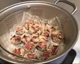 A picture of step 4 of Chinese steamed meat dumplings (Shumai).