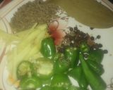 A picture of step 1 of Mater pulao.