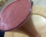 A picture of step 3 of StarBerry smoothie.