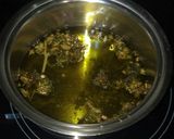 Foto del paso 2 de la receta Aceite aromatizado al cáñamo. Sus propiedades son terapéuticas