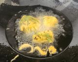 A picture of step 5 of Palak Paneer Pakoda Pockets.